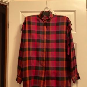 Vintage fall plaid relaxed fit blouse. Size 8